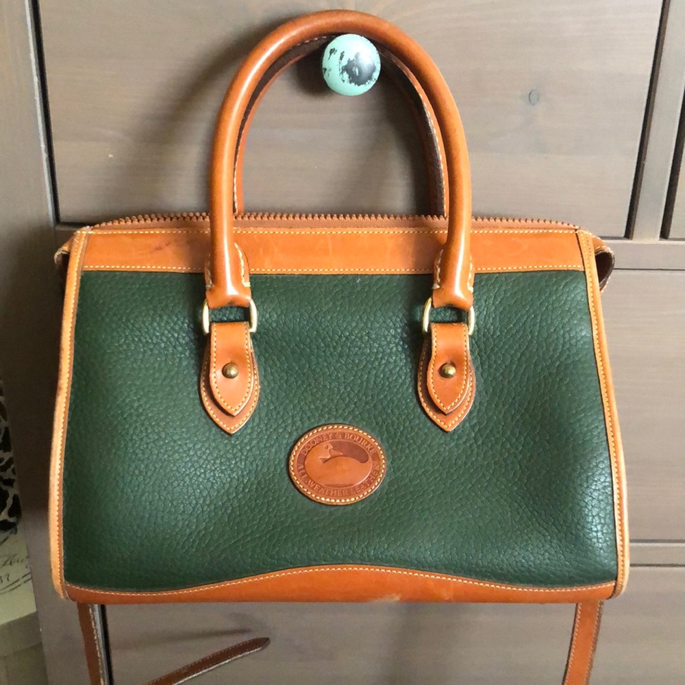 Dooney & Bourke Authentic Hand bag